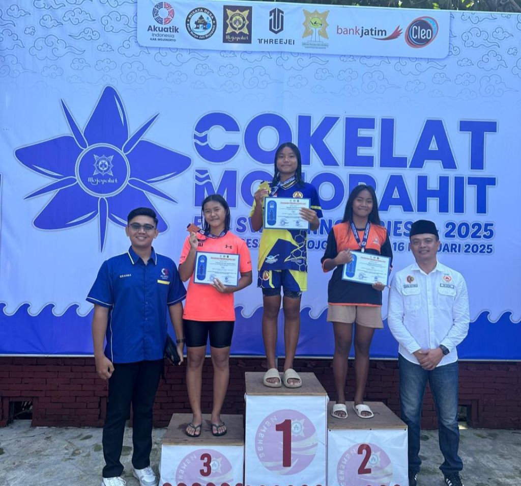 HIPMI kab Mojokerto hadir bersama koni dalam acara " cokelat mojopahit fun swiming di WD BMJ