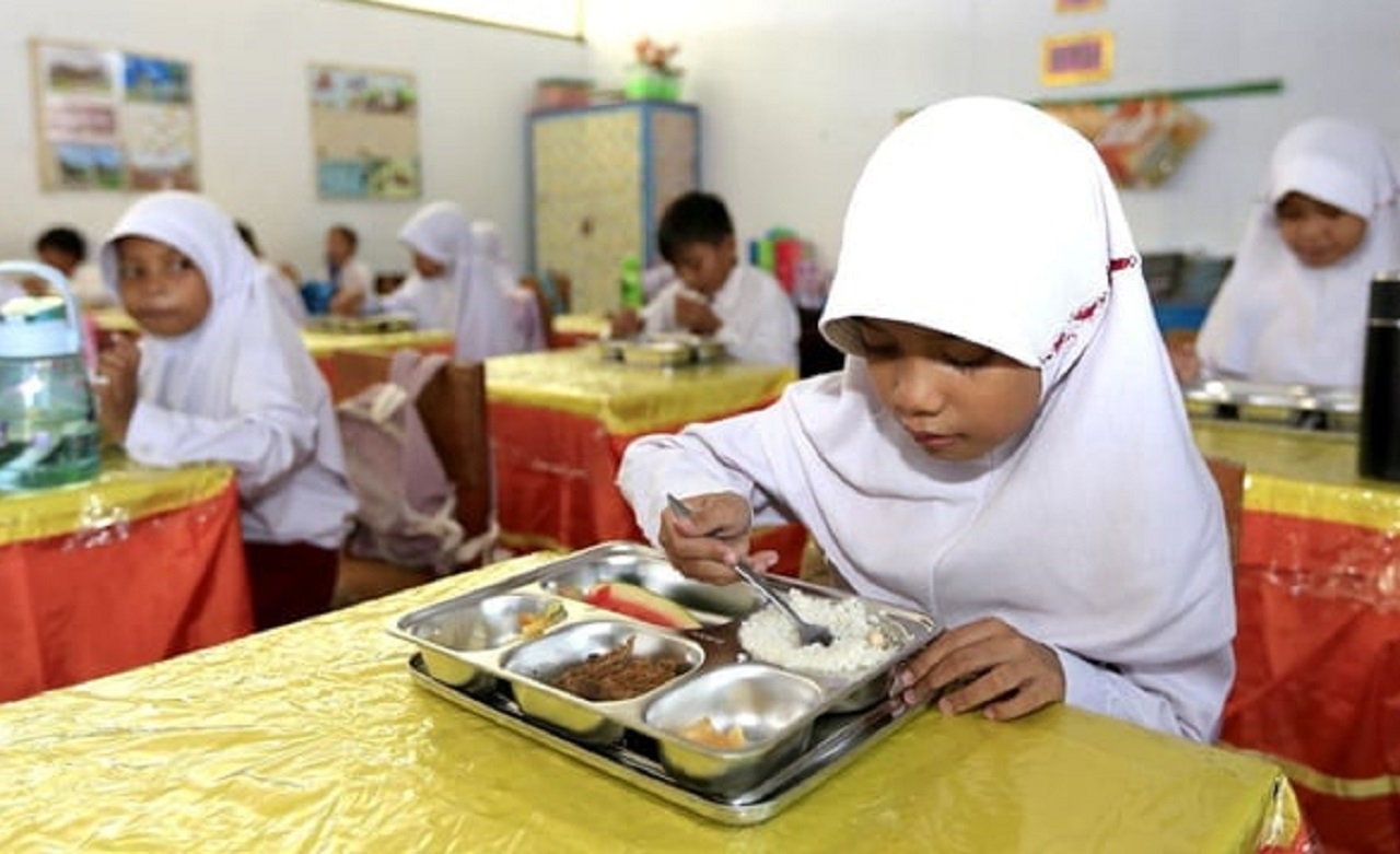 Ilustrasi. Peserta didik di Kabupaten Lumajang, Jawa Timur mendapatkan jatah program makan bergizi gratis. SP/ LMJ