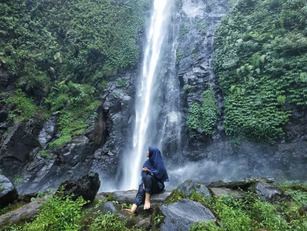 Destinasi alam, Air Terjun Tancak di Desa Suci, Kecamatan Panti, kawasan perbukitan Tancak, Kabupaten Jember, Jawa Timur yang menyuguhkan pesona alam asri. SP/ JBR