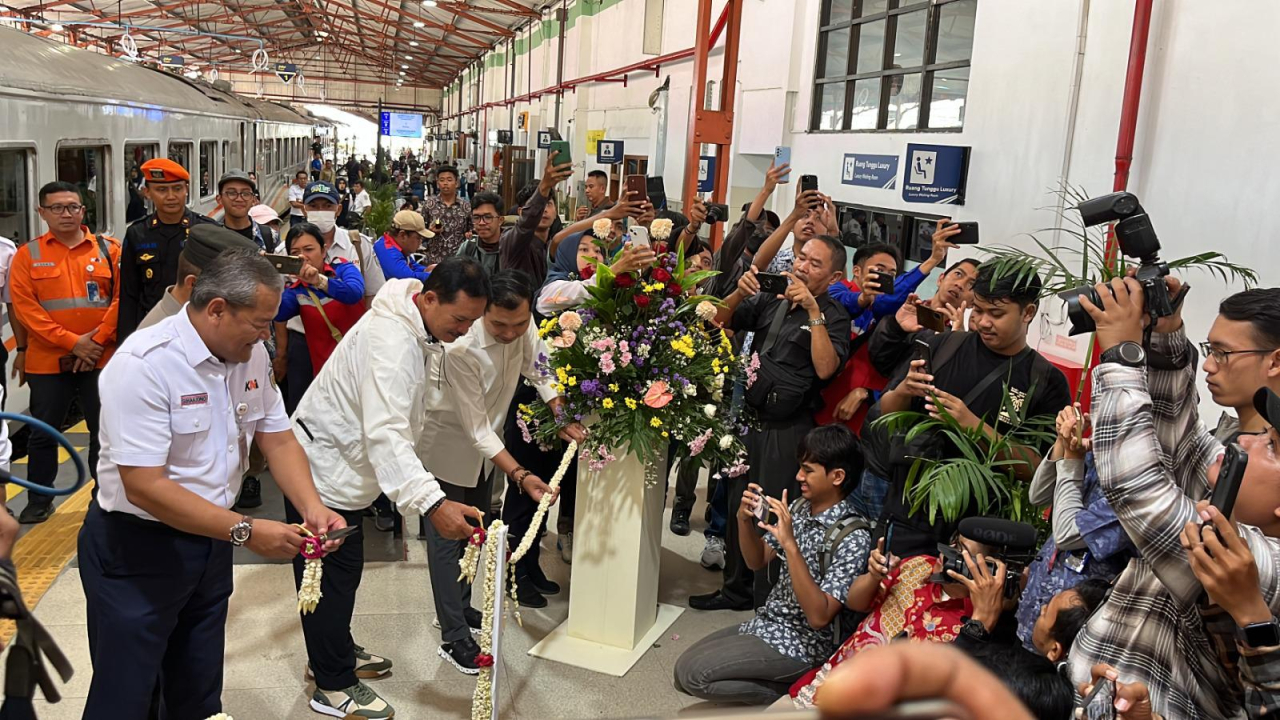 Peresmian KA Jaya yang melayani Madiun-Pasar Senen PP. SP/Lestariono