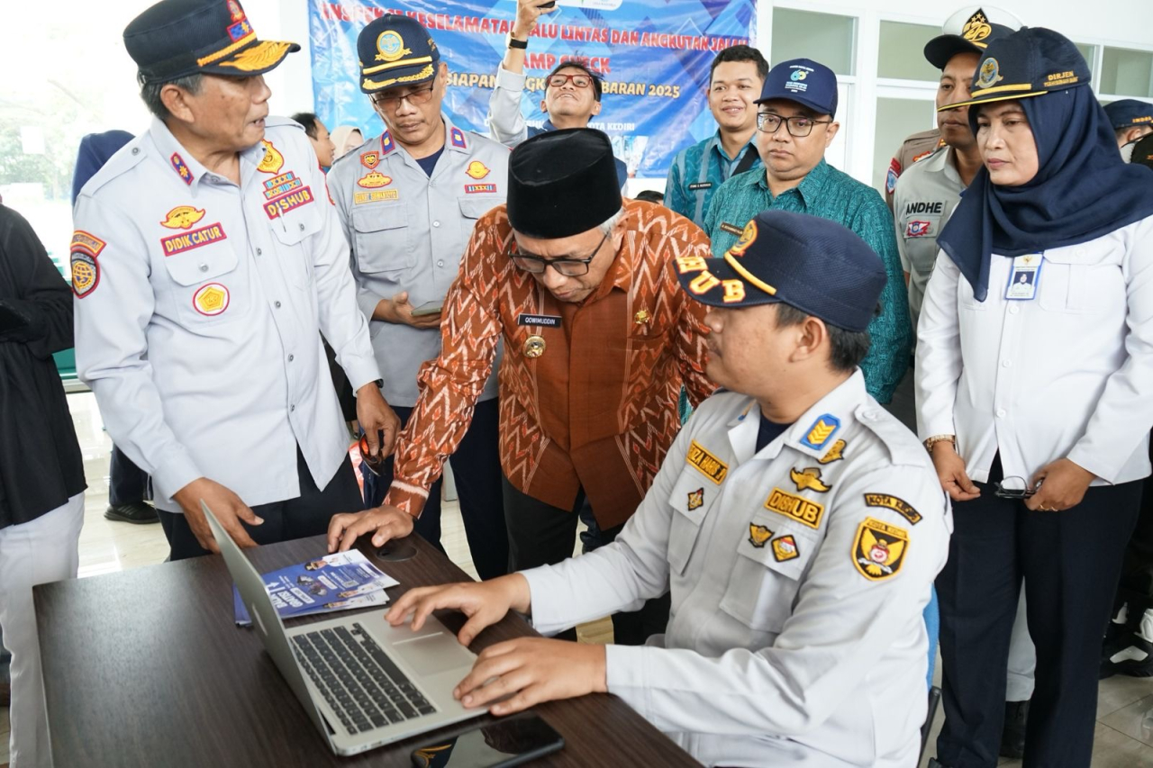 Kepala Dinas Perhubungan Kota Kediri, Didik Catur bersama Wakil Wali Kota Qowimmudin Thoha