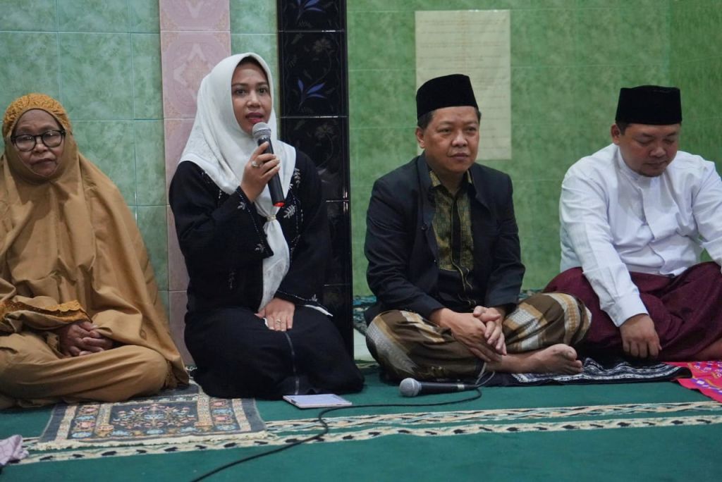 Walikota Ning Ita saat memghadiri safari subuh ramadhan perdana