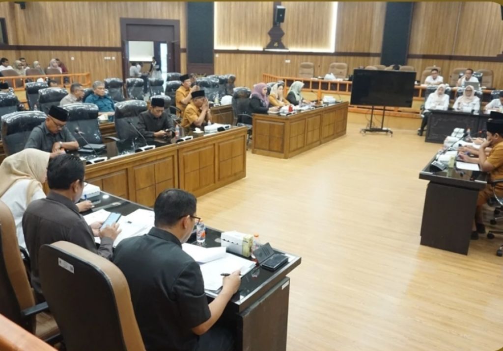 Pemkot Mojokerto dan DPRD tengah menggodok 8 raperda inisiatif dan usulan eksekutif