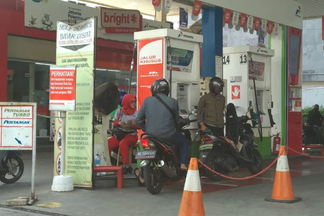 Ilustrasi. Antri BBM di Pertamina Malang, Jawa Timur. SP/ MLG