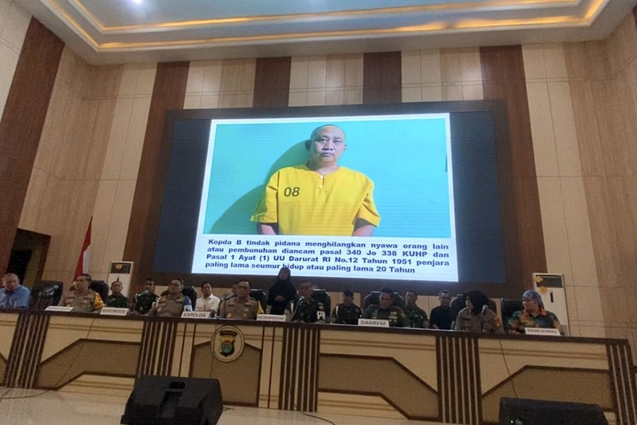 Wajah Kopda Basar, yang fotonya dipertunjukkan dalam Konferensi pers kasus penembakan 3 polisi di Lampung, oleh Danpuspomad.