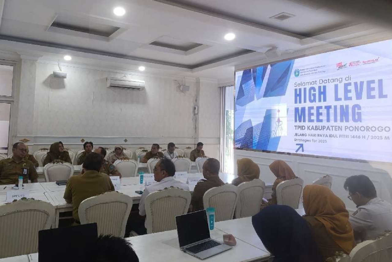 TPID Ponorogo menggelar High Level Meeting pengendalian inflasi jelang lebaran. SP/ PNG