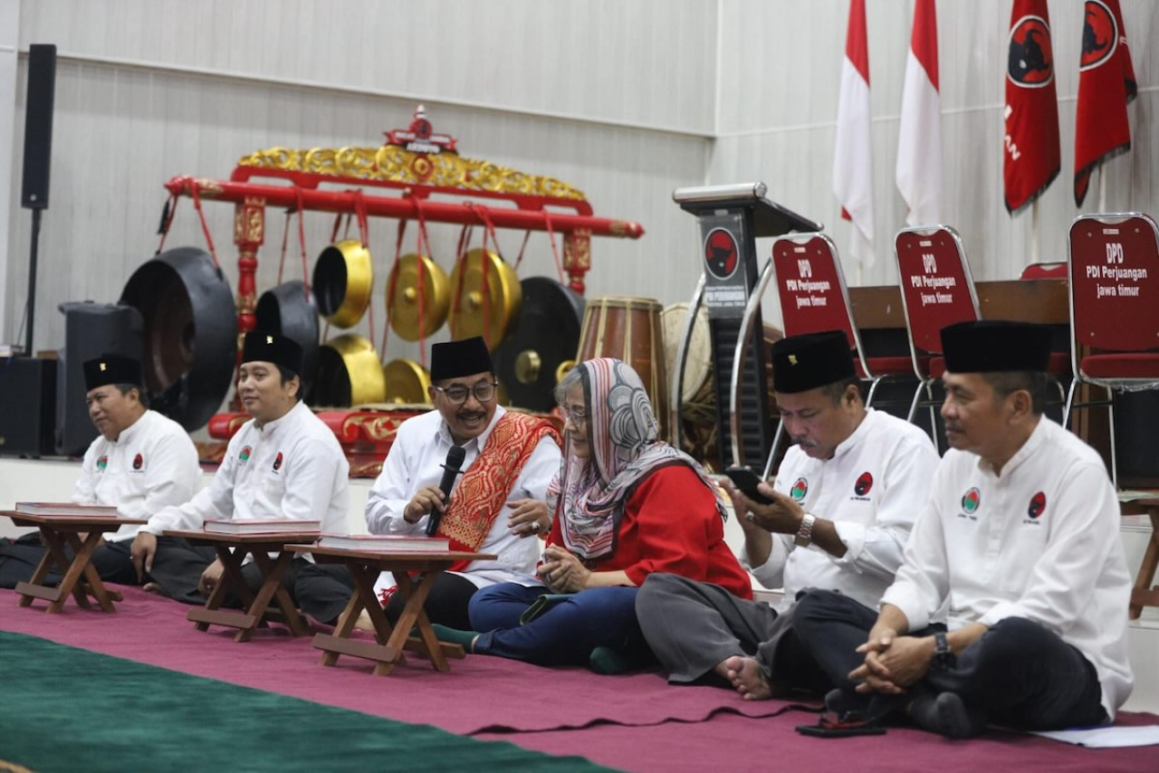 Pengajian Ramadan di Aula Megawati Soekarnoputri, Kantor DPD PDI Perjuangan Jawa Timur, Jalan Kendangsari Industri 57 Surabaya, Jumat (14/3/2025) sore..