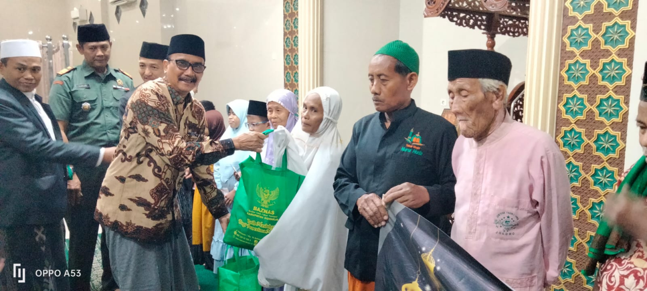 Camat Sidoarjo Kota Gundari beri santunan dalam gelar safari Ramadhan