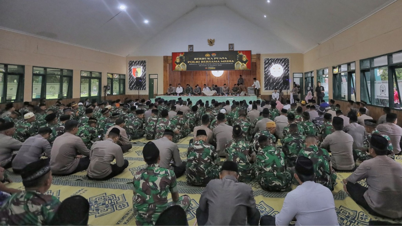 Kegiatan bukber TNI/Polri, Forpimda dan perwakilan awak media. SP/Lestariono