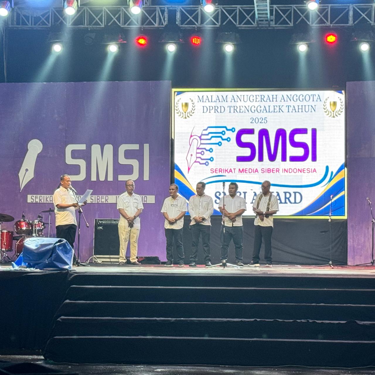 SMSI  Trenggalek resmi mengukuhkan kepengurusan baru masa bakti 2024–2027 dalam sebuah acara meriah di Alun-Alun Trenggalek, Sabtu (13/4/2025) malam.