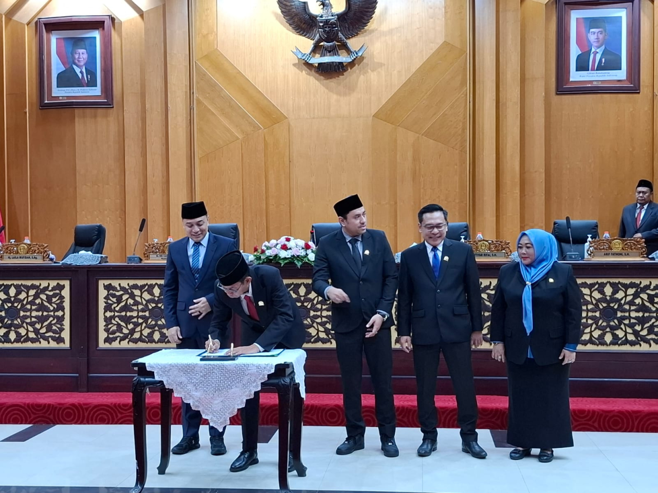 Penandatanganan penetapan RPJMD  2025-2029 Pimpinan DPRD Surabaya bersama WaliKota Surabaya Eri Cahyadi