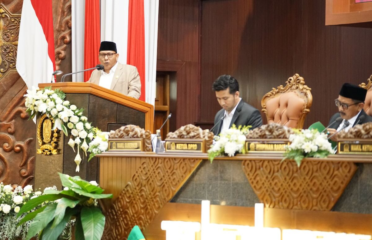 Aliyadi Mustofa saat membacakan Pandangan Umum Fraksi PKB di Sidang Paripurna.