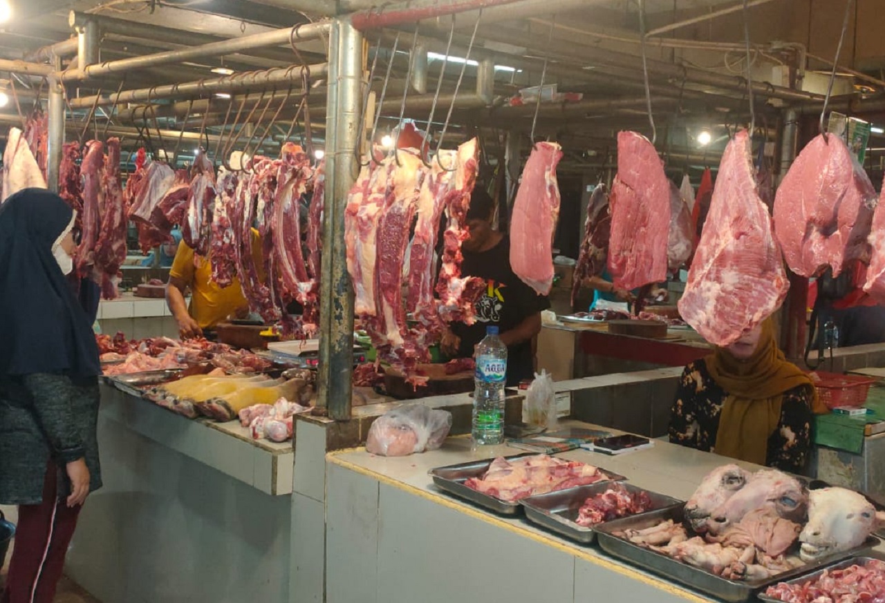 Ilustrasi. Salah satu penjual daging di salah satu pasar Kota Probolinggo, Jawa Timur. SP/ PRB