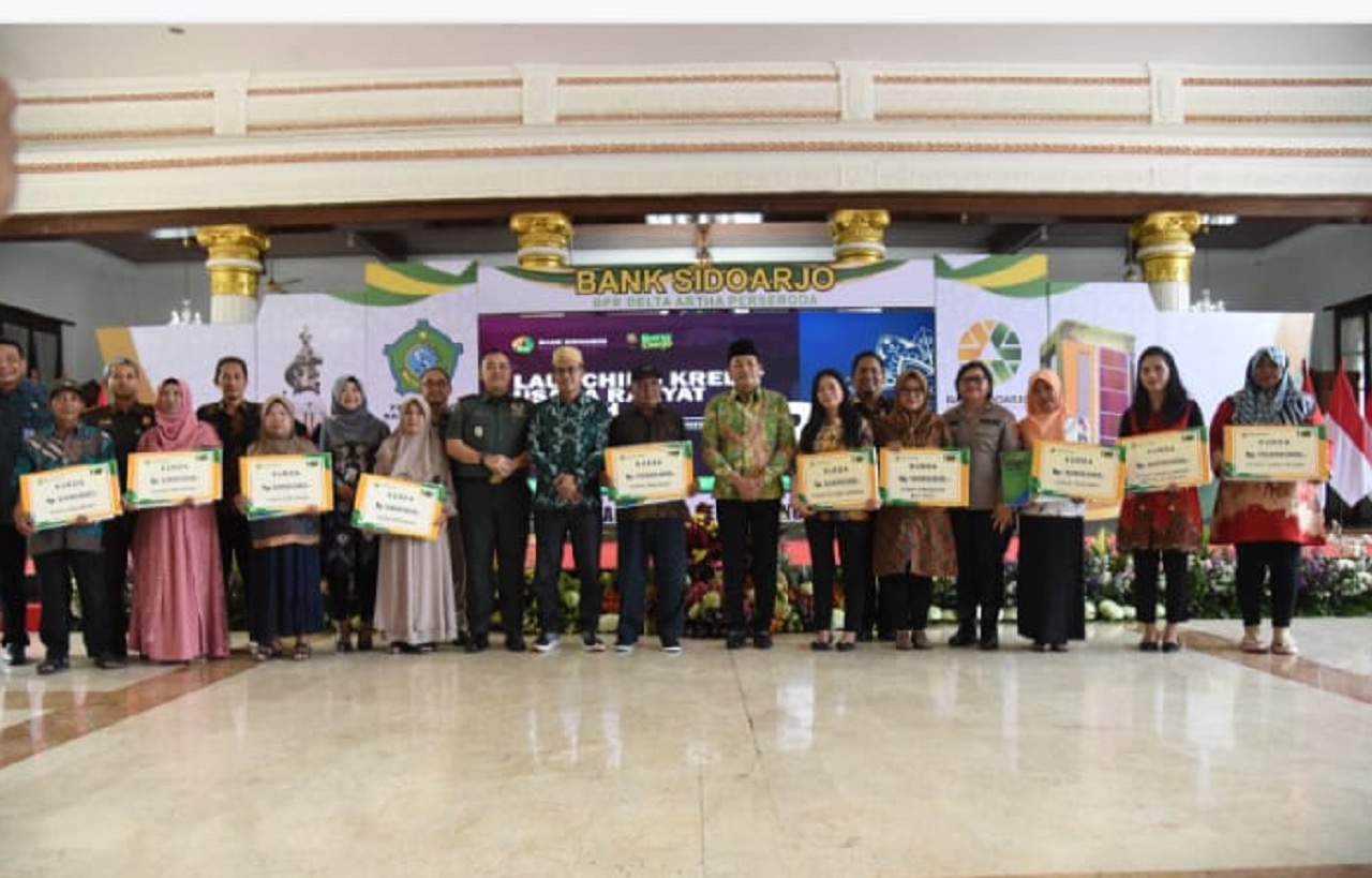 Bupati Sidoarjo H. Subandi saat melaunching Program Kurda BPR Delta Artha Sidoarjo di Pendopo Delta Wibawa, Kamis (24/04/2025). SP/ HIKMAH