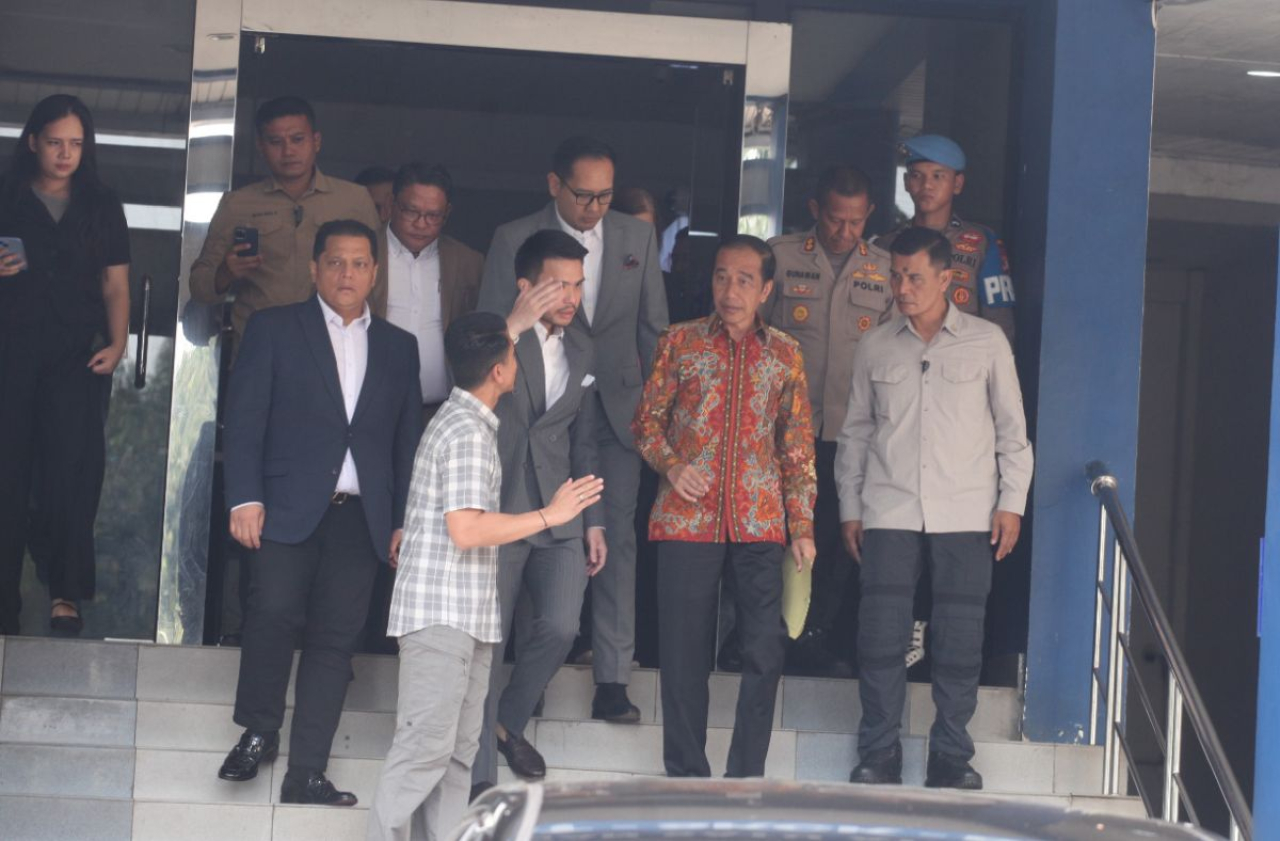 Jokowi Laporkan Sendiri, Penuding Ijasahnya Palsu