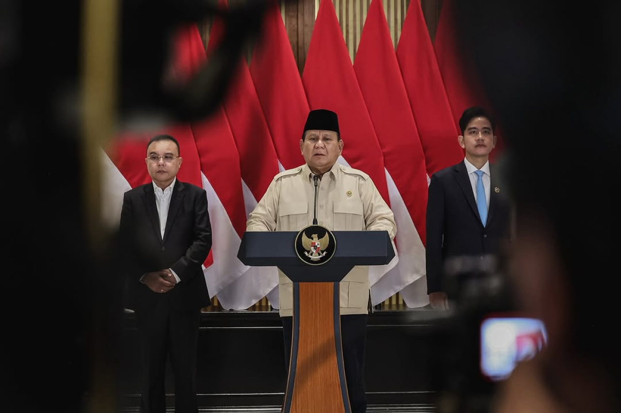 Momen Prabowo Subianto, berpamitan di hadapan pers sebelum melakukan lawatan ke luar negeri yakni kunjungan bilateral di Timur Tengah, Rabu (9/4/2025) malam.