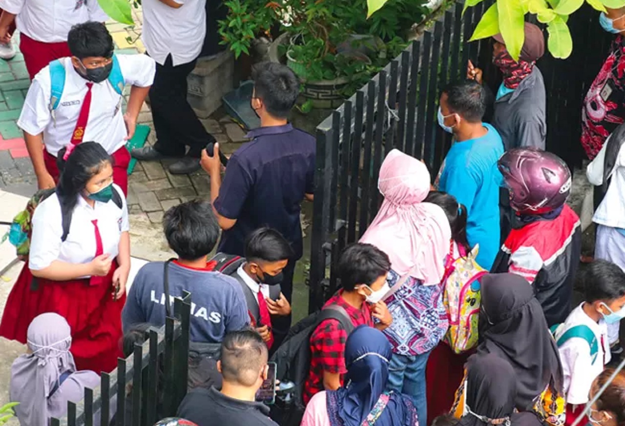 Ilustrasi. Sekolah Dasar (SD) saat mendaftar ke sekolah. SP/ MLG
