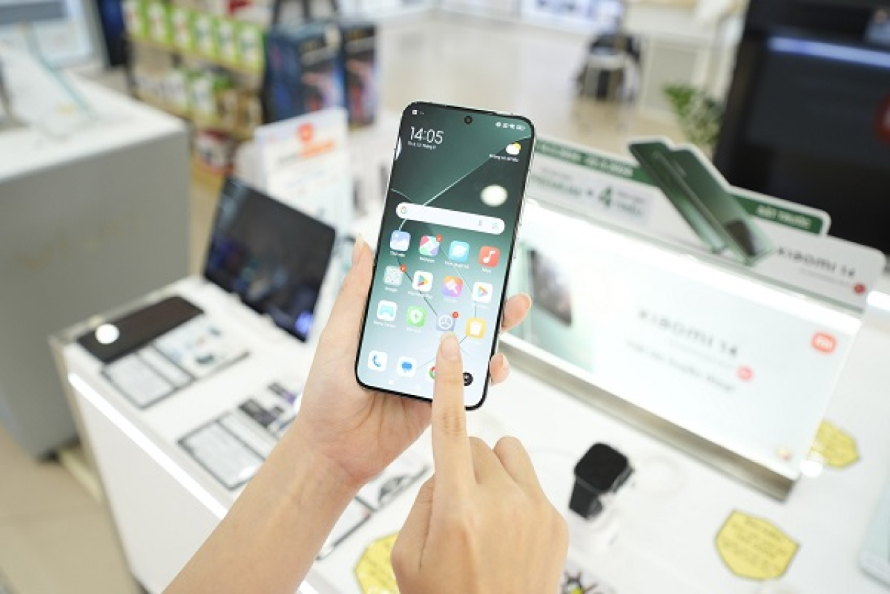 Produk ponsel pintar buatan China, terus laris dan diburu oleh konsumen di Indonesia.