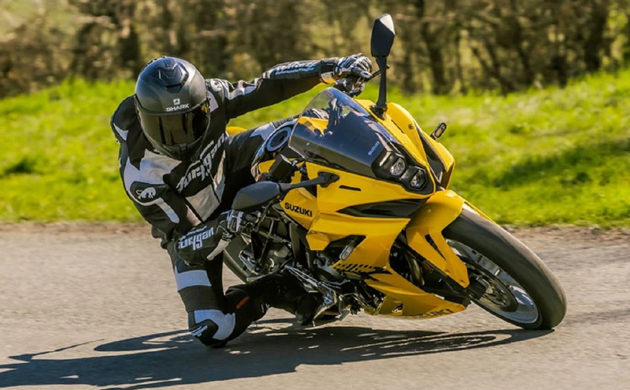 Suzuki GSX-8R Kiiro. SP/ JKT