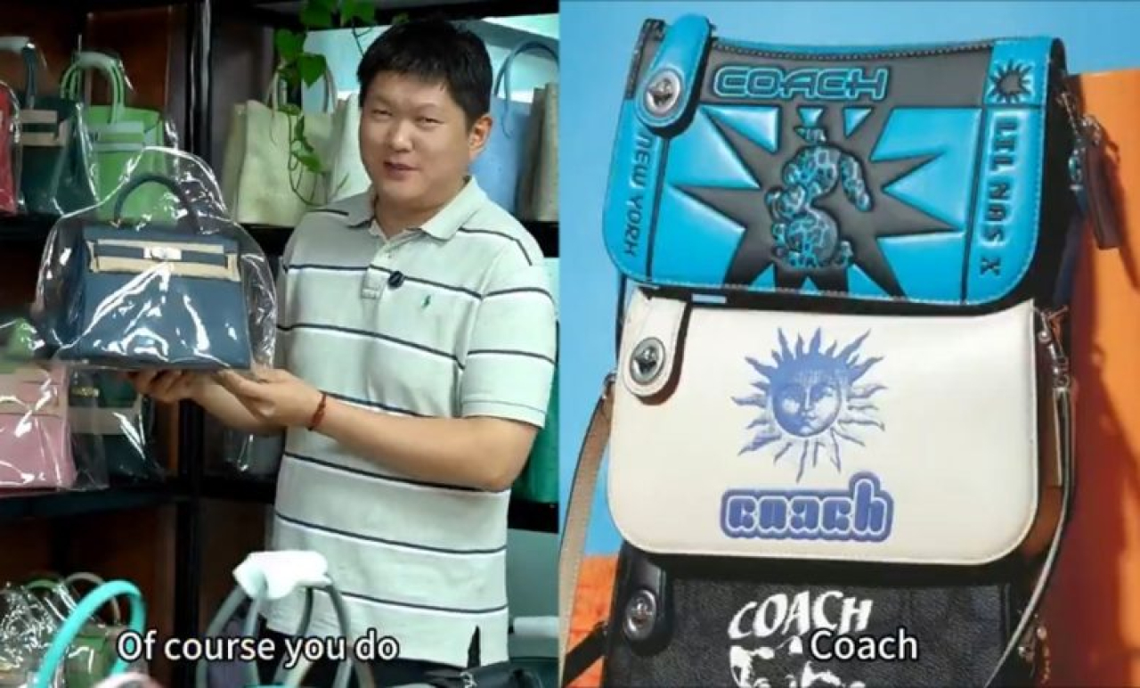 Tangkap layar video seorang WN China dengan berbahasa mandarin, yang menunjukkan berbagai tas branded dibuat di China.