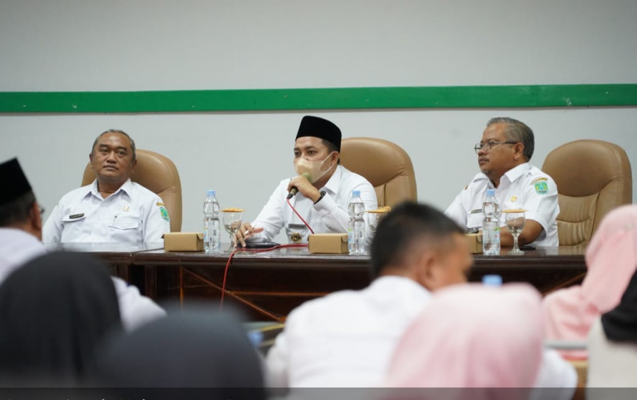 Bupati Rusdi Sutejo saat memberikan pembinaan kepegawaian pada dinas pendidikan dan kebudayaan Pasuruan. SP/PSR