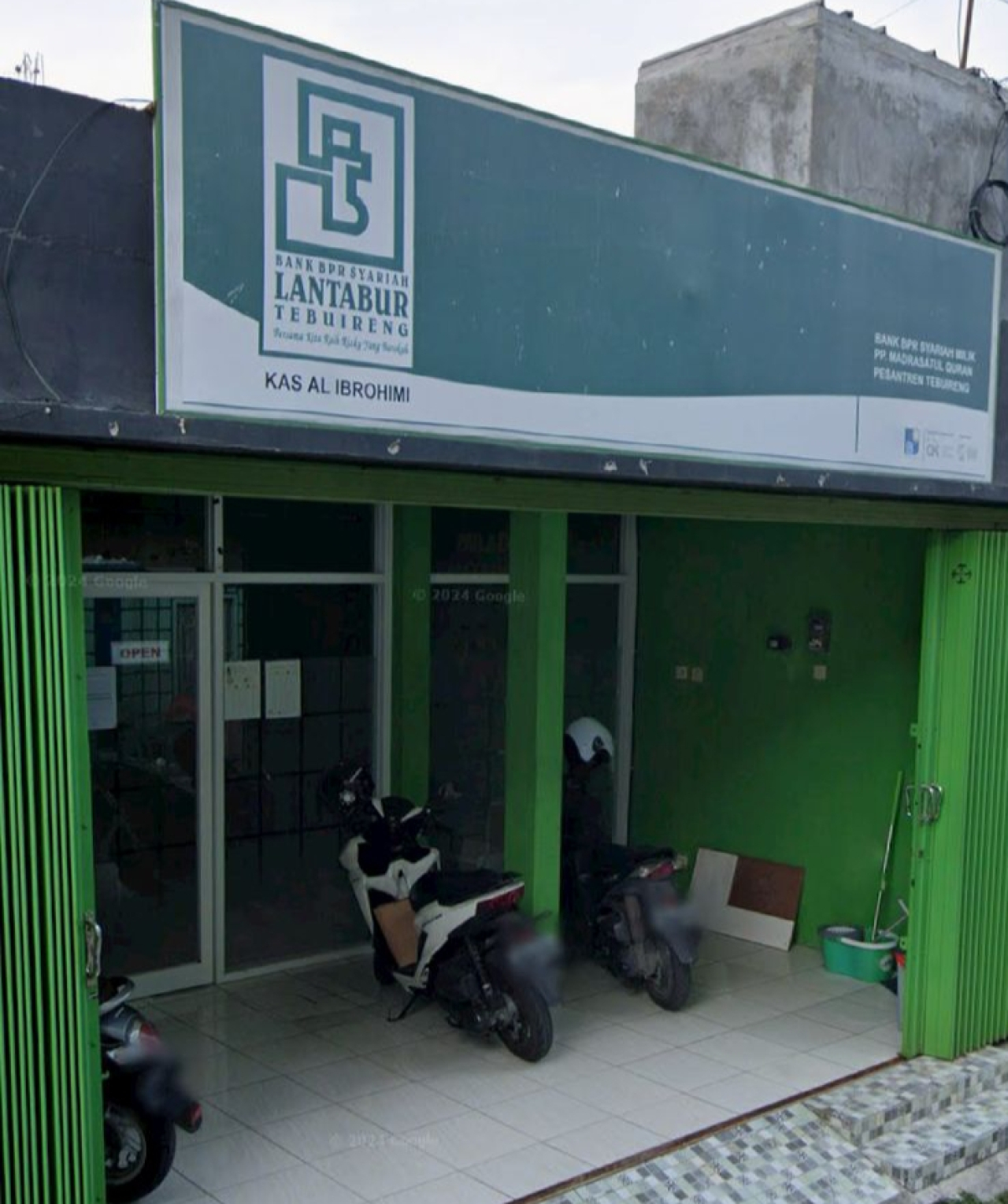 Salah satu bangunan yang diduga dimanipulatif sebagai realisasi bantuan dana hibah dari Pemprov Jatim sebesar Rp400 juta. SP/M Aidid