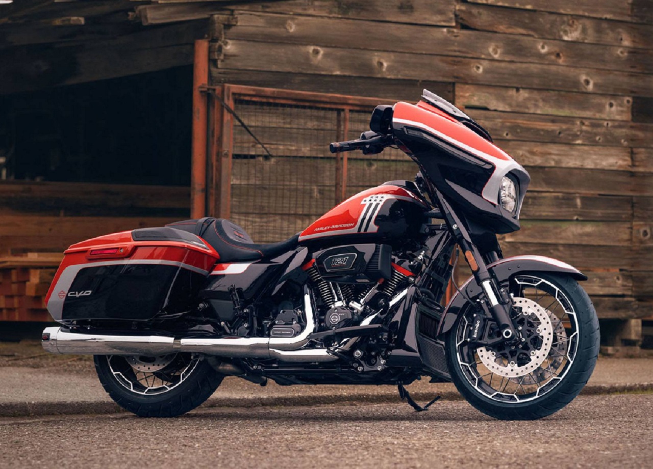 Harley-Davidson CVO Street Glide. SP/ JKT