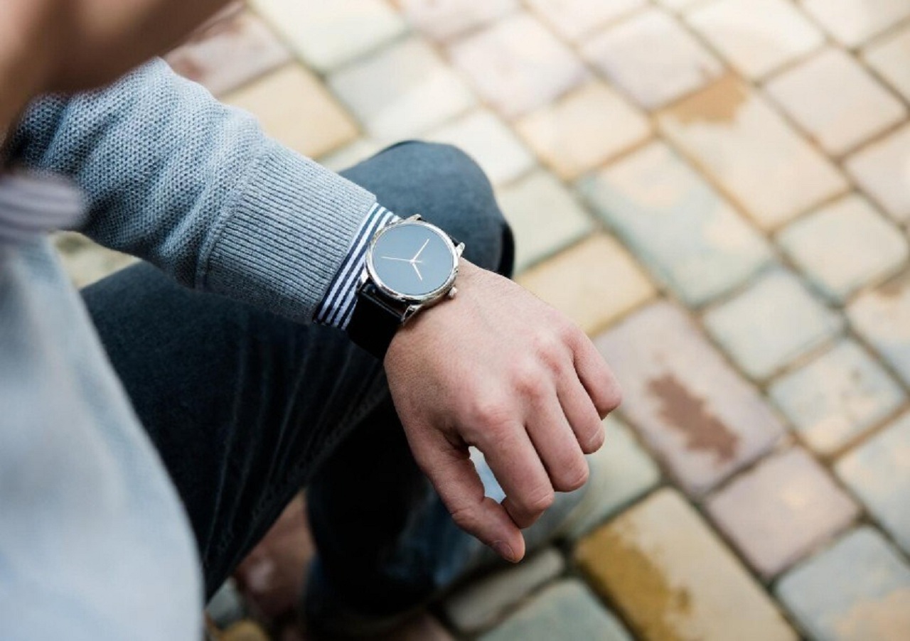 Salah satu model jam tangan pria terbaik. freepik.com/@dariaminaeva