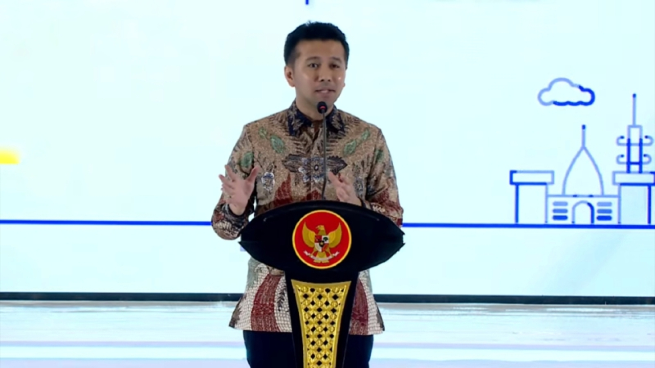 Wakil Gubernur jatim Emil Elestianto Dardak saat memberi sambutan Munas Vll APEKSI di Grand city mall. SP/Achmad Adi