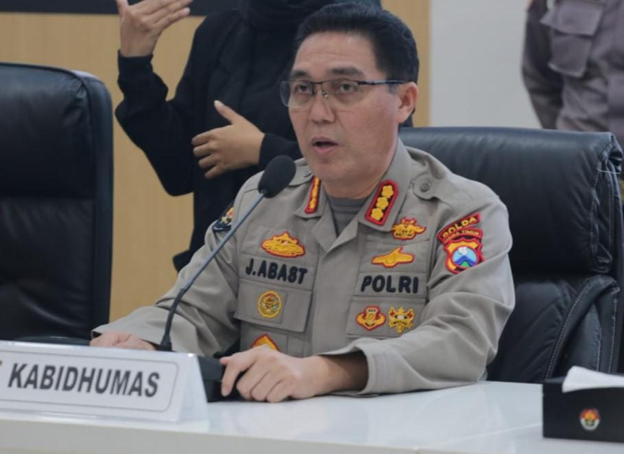 Kabid Humas Polda Jatim Kombes pol jules Abraham Abast saat berada di mapolda Jatim. SP/Achmad Adi