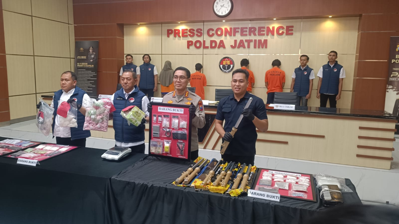 Barang bukti narkotika jenis sabu dan ekstasi di kemas dalam shockbreaker untuk mengelabui aparat. SP/Achmad Adi