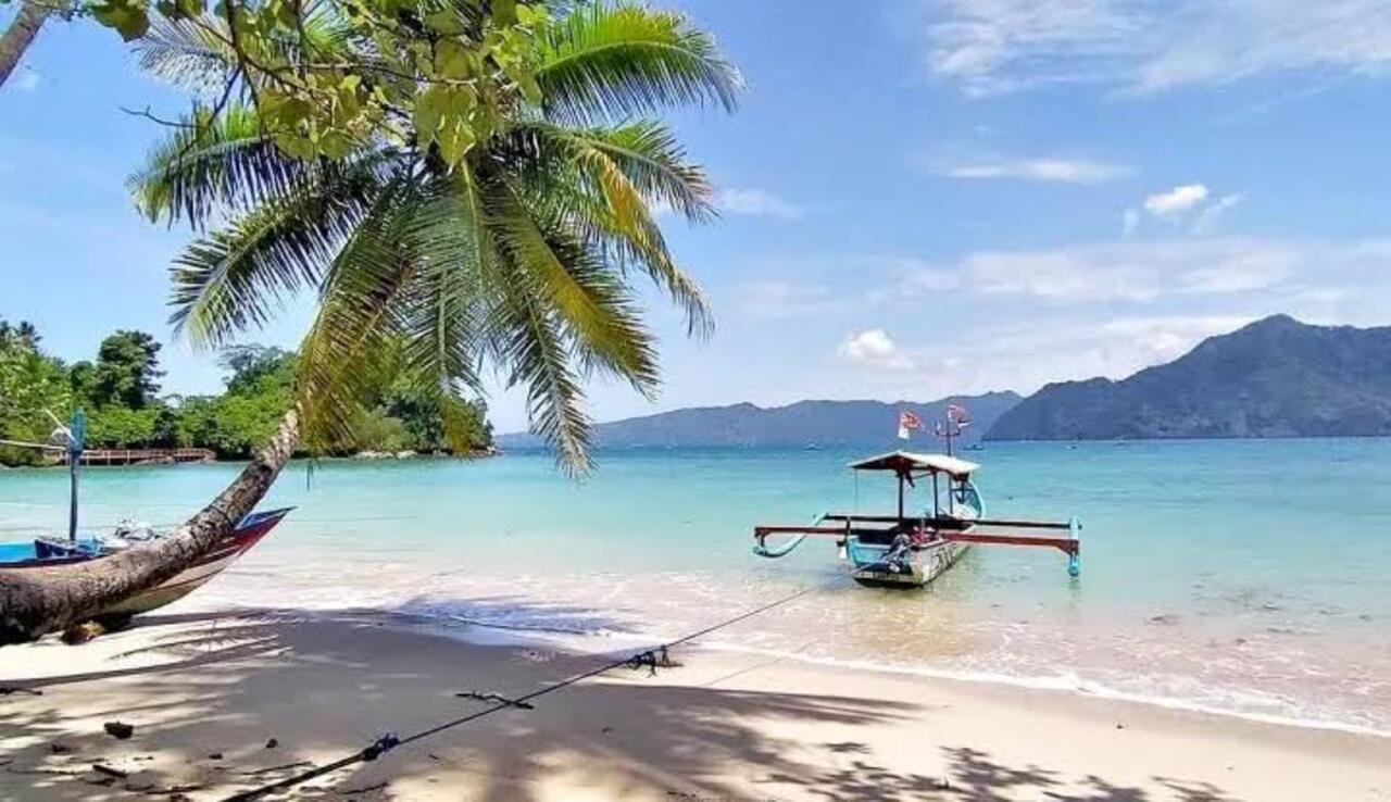 Ilustrasi. Salah satu pulau kecil di Trenggalek, Jawa Timur. SP/ TRG