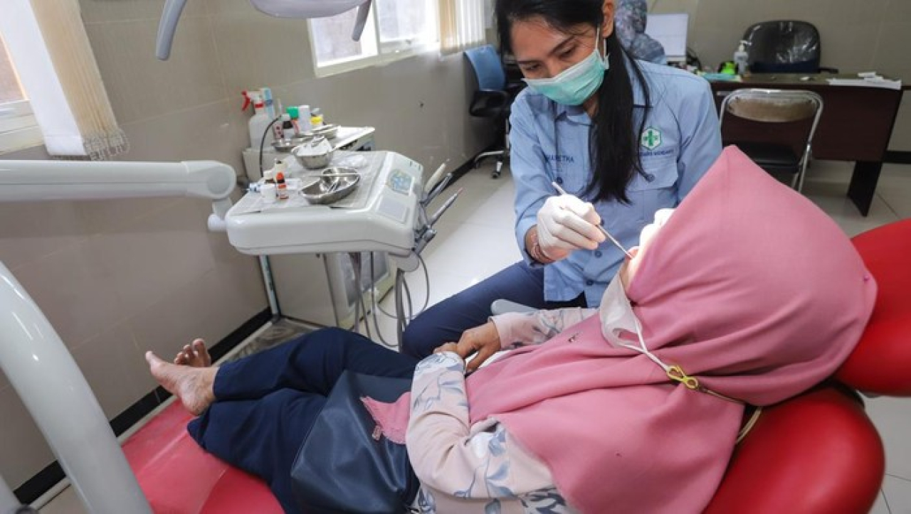 Antusiasme Pemeriksaan kesehatan gratis yang dilakukan di RS Bhayangkara Surabaya.