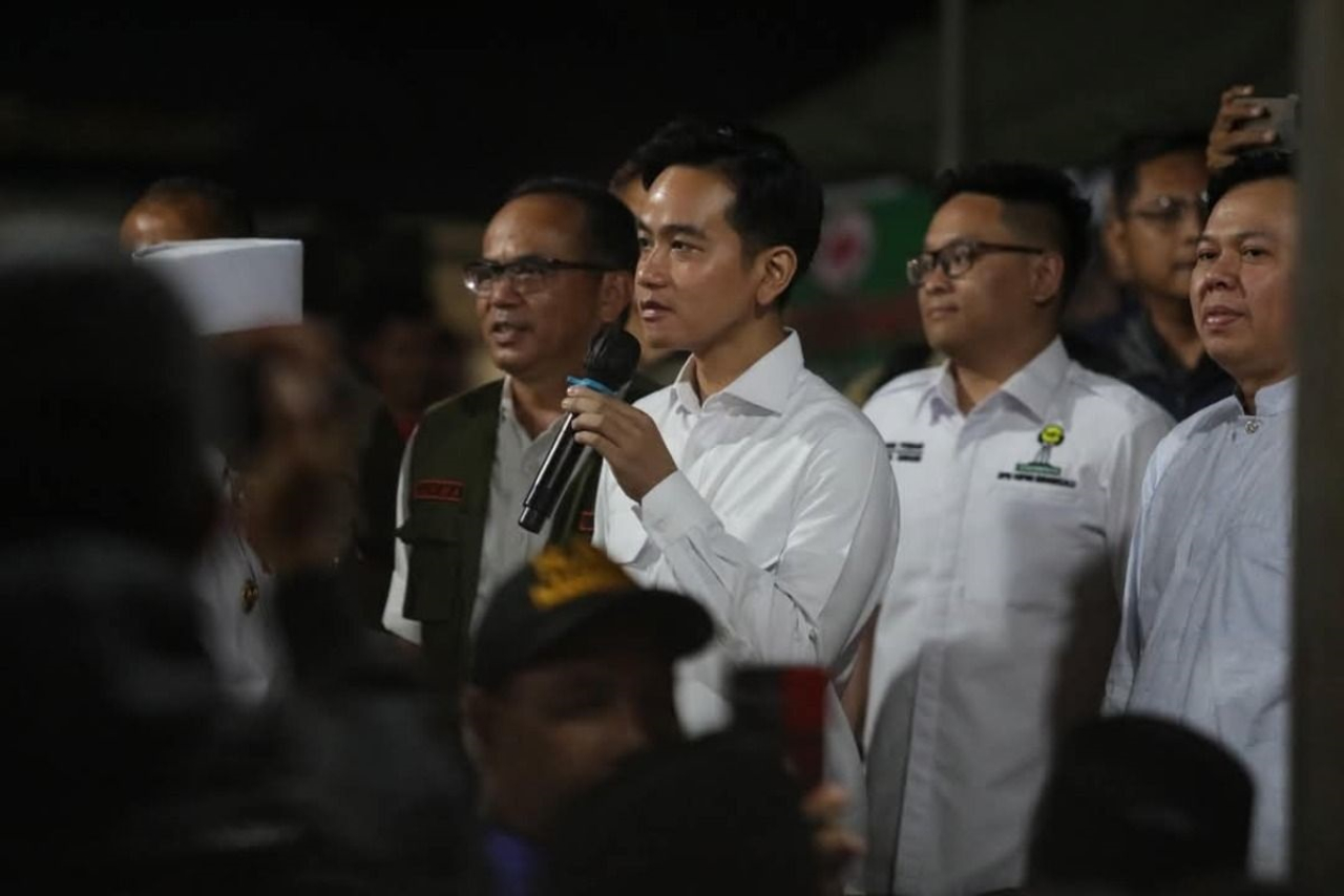 Posisi Gibran Rakabuming Raka, Wakil Presiden RI, didesak oleh Forum Purnawirawan TNI untuk dimakzulkan.