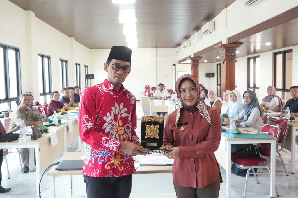 Walikota Mojokerto Ning Ita saat menerima kunjungan UKM Kota Balikpapan