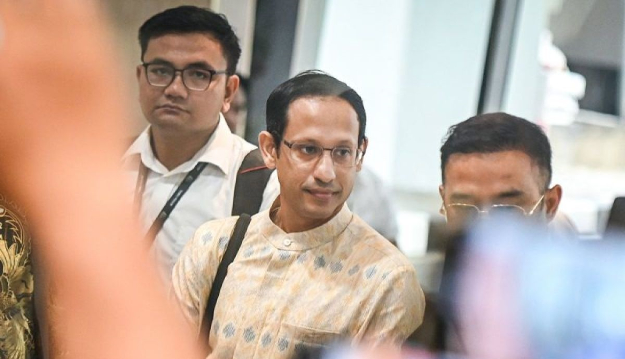 Nadiem Makarim usai diperiksa oleh penyidik Kejagung.