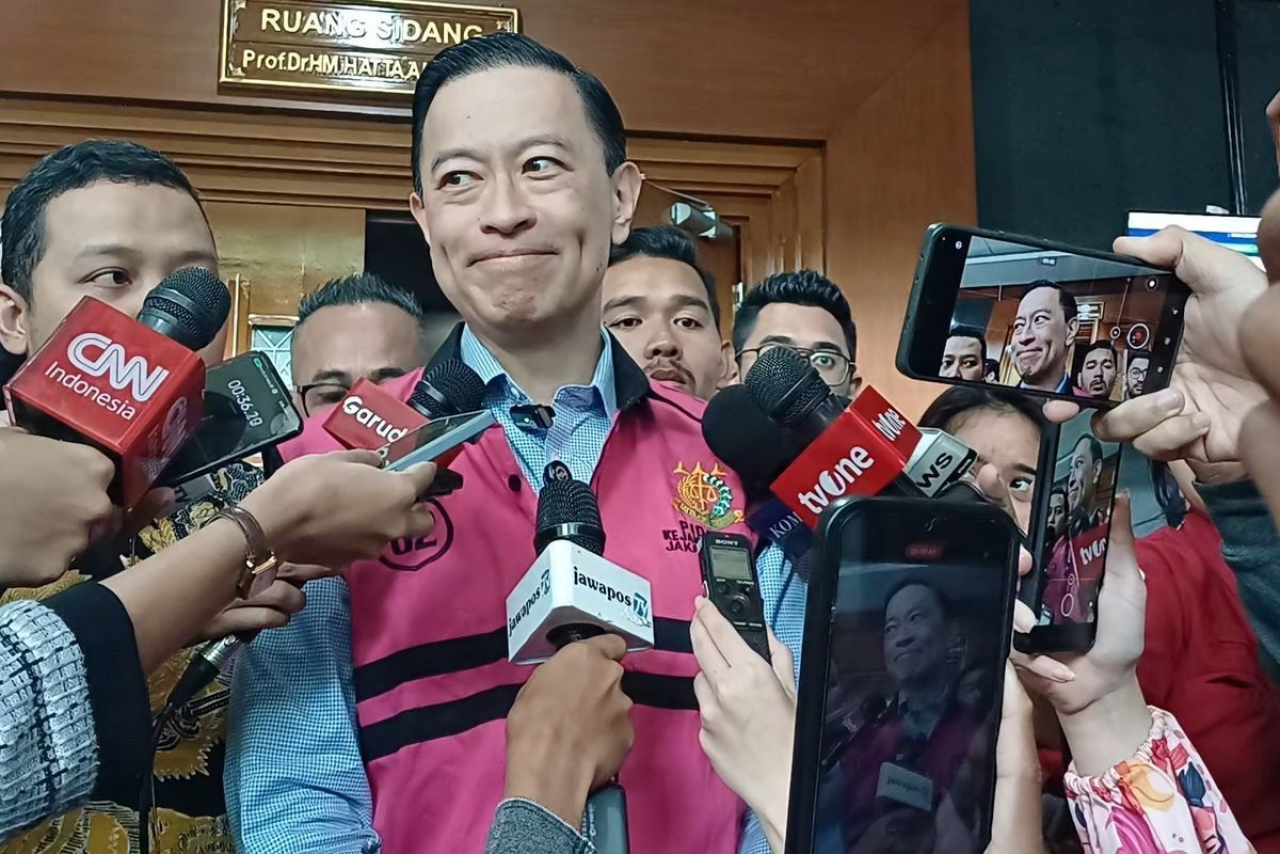 Tom Lembong usai menjalani sidang dalam kasus dugaan korupsi impor gula di Pengadilan Tipikor Jakarta, Senin (2/6/2025).
