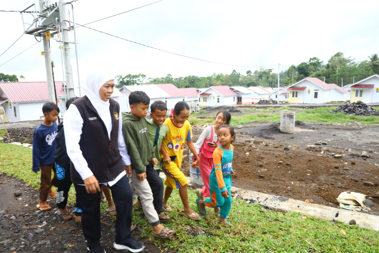 Gubernur Khofifah menegaskan komitmennya pada peringatan Hari Dunia Menentang Pekerja Anak (12 Juni 2025), untuk menghapus praktik eksploitasi anak di Jawa Timur. SP/Achmad Adi