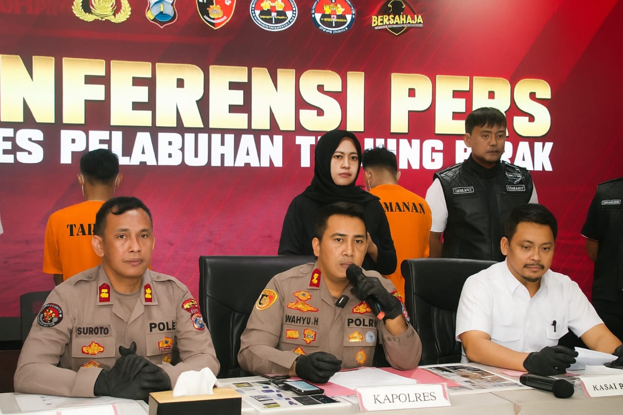 Polres Tanjung Perak ringkus admin grup gay di Facebook. SP/Achmad Adi 