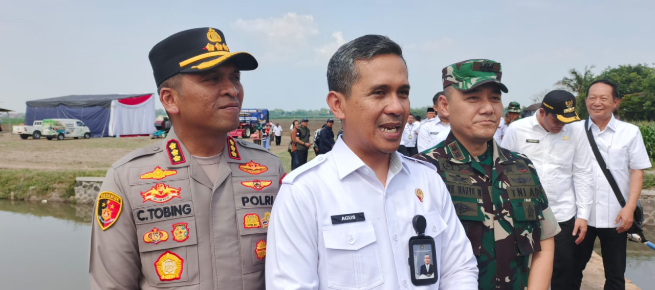 Kepala Kantor Wilayah Direktorat Jenderal Imigrasi Kemenkumham RI, Novianto Sulastono di dampingi forkopimda Sidoarjo SP/Achmad Adi