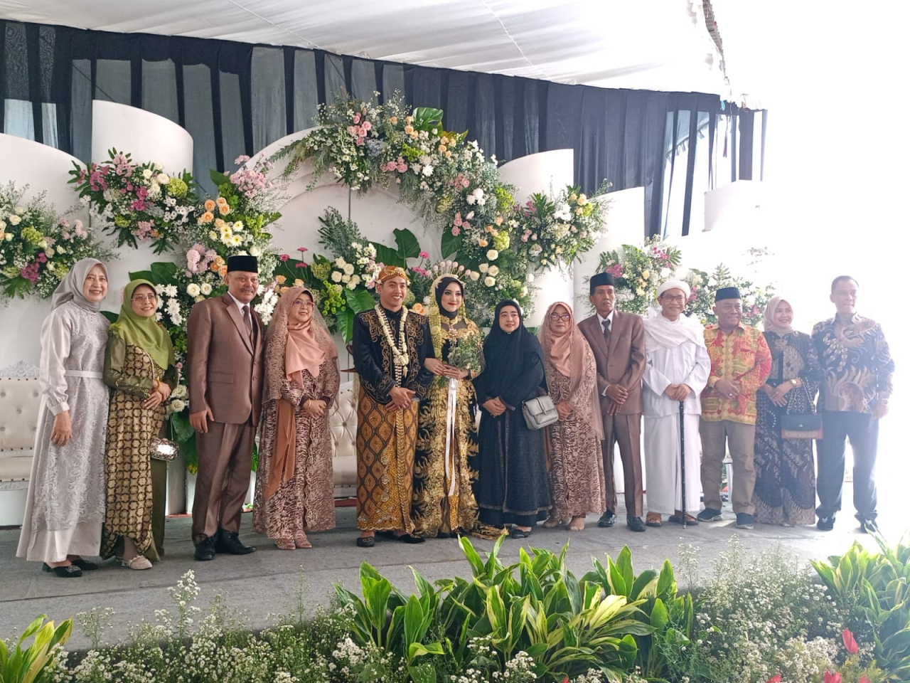 Suasana pernikahan anak KH Anas Fauzie Penghulu viral asal Malang. SP/Achmad Adi