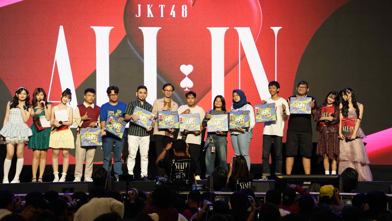 Axioo berkolaborasi dengan JKT48 mengelar roadshow di enam kota besar di Indonesia. SP/ Al Qomaruddin