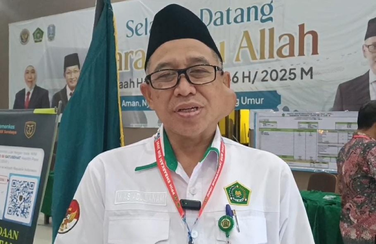 Sekretaris PPIH Debarkasi Surabaya, Muh. Asadul Anam saat memberi penjelasan. SP/ Achmad Adi
