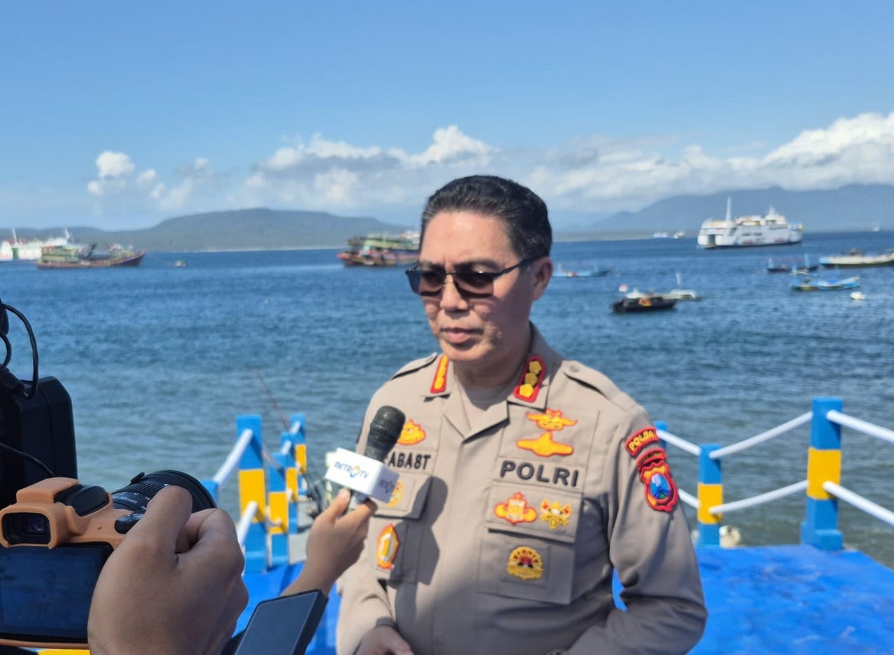 Kabid Humas Polda Jatim, Kombes Pol Jules Abraham Abast saat memberikan keterangan. SP/ Achmad Adi