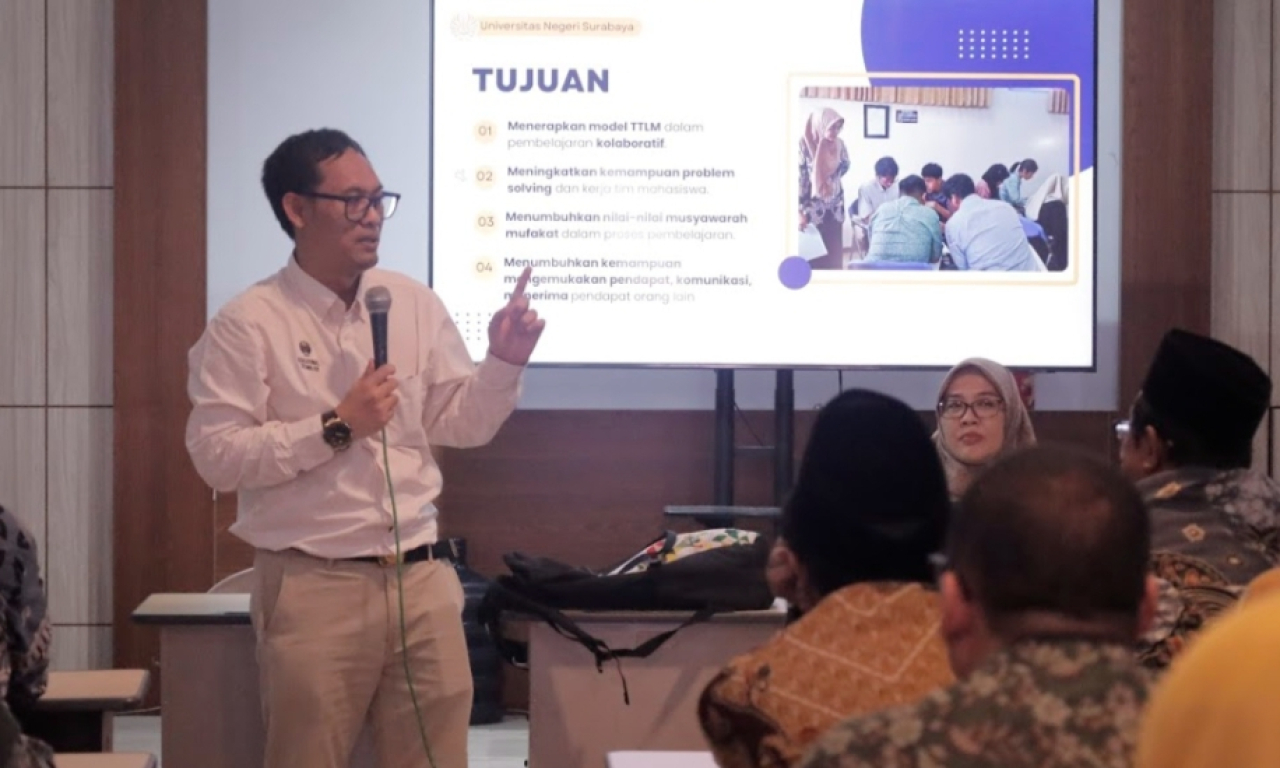 Prof. Dr. Andi Kristanto, yang menjadi narasumber utama dalam kegiatan ini. 