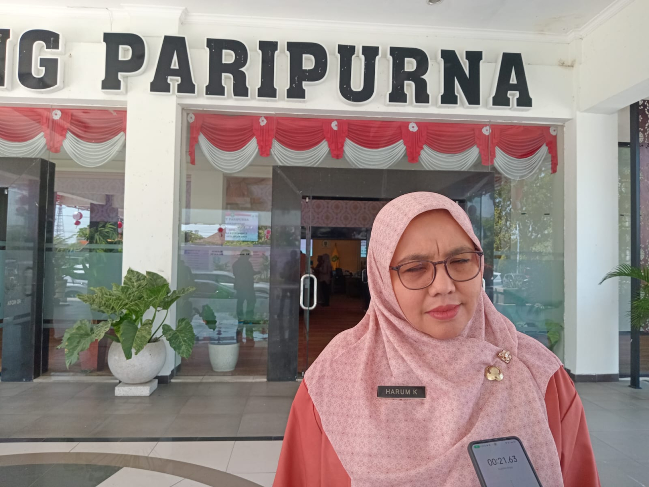 Kepala Dinas Perdagangan Kota Madiun, Harum Kusumawati, usai menghadiri rapat paripurna DPRD, Selasa (22/7/2025).