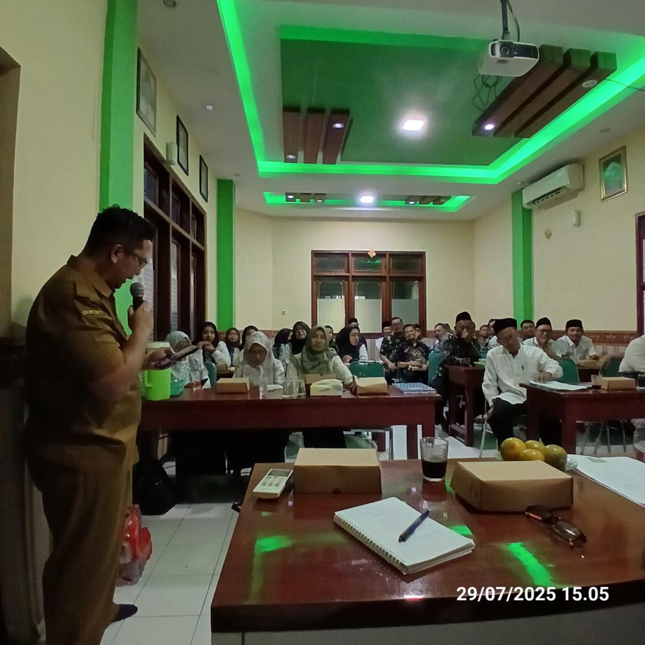 Suasana ta'aruf pengurus baru lembaga dinaungan PCNU Lamongan.  FOTO:SP/MUHAJIRIN