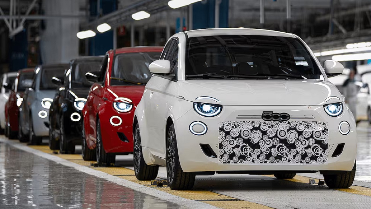 Fiat 500 Hybrid. SP/ JKT