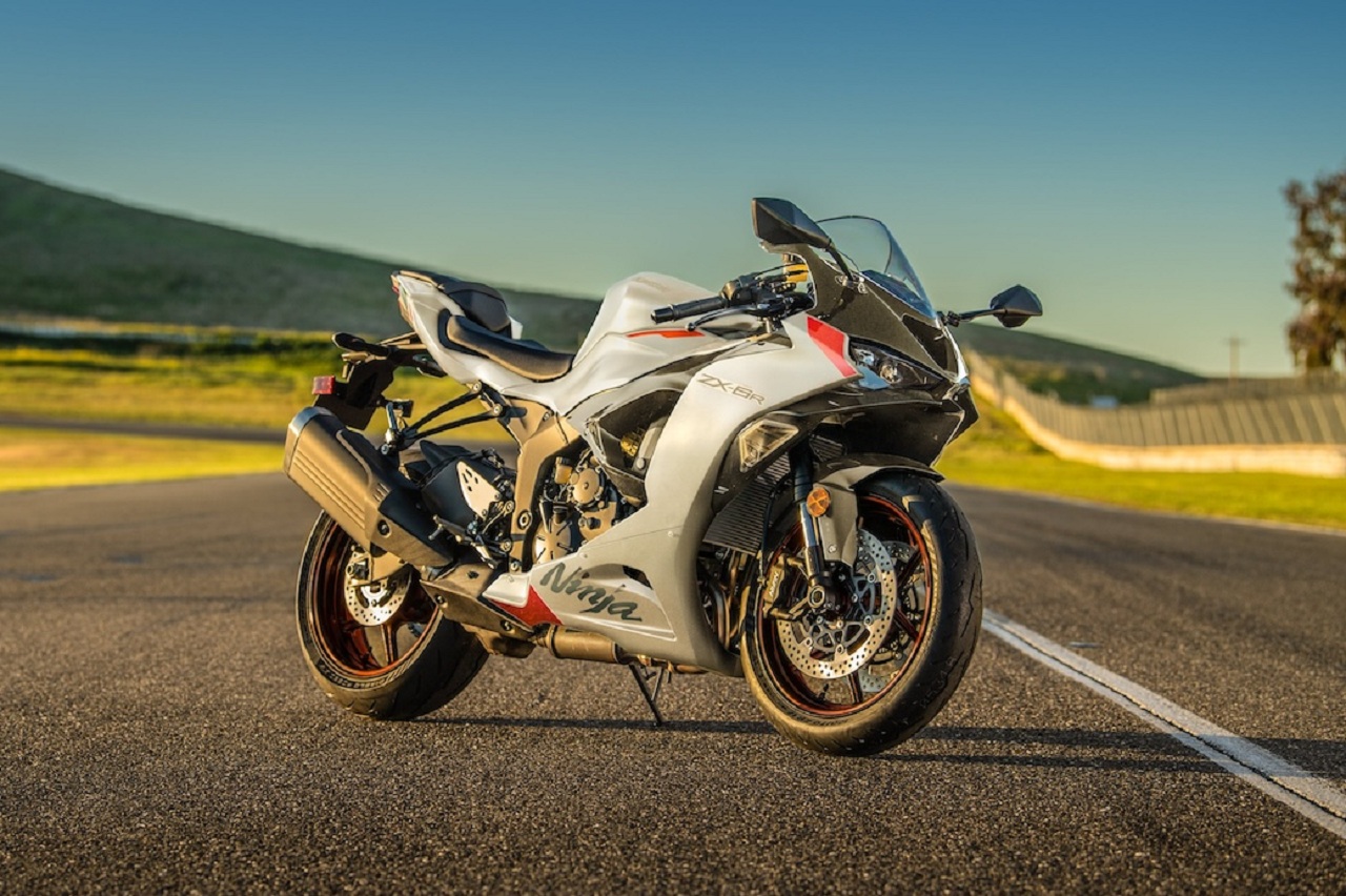 Ninja ZX-6R 2025. SP/ JKT