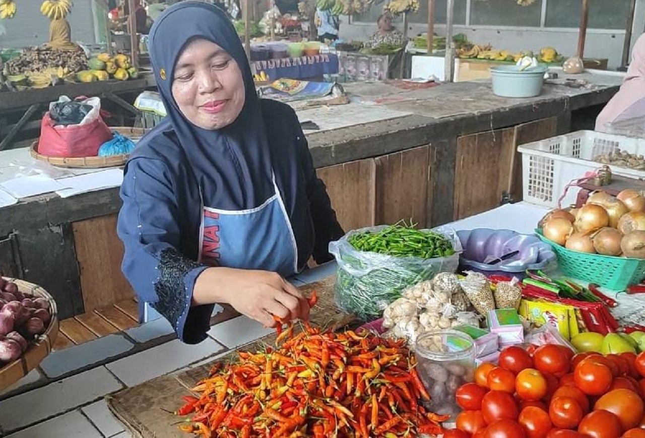 Ilustrasi. Penjual tomat dan cabai di pasar tradisional Kota Pasuruan. SP/ PSR